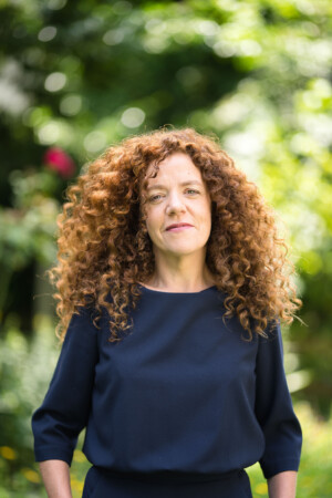 Shirley_in_the_garden_copyright_Emanuel_Demenga_web