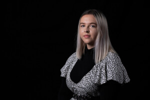 F_2310_EllieBeaton_c_MartinShields_web1