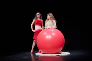 Theater-Ecce-Thinderella-Oval-_DSC3830-FOTO-FLAUSEN_Verkleiner