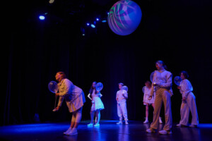 Theater-Ecce-Thinderella-Oval-_DSC4138-FOTO-FLAUSEN_verkleinert