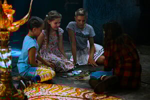 Vier_zauberhaufte_Schwestern00004_web_5