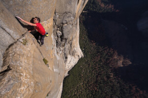 FreeSolo_07-c-National-GeographicJimmy-Chin-1_web