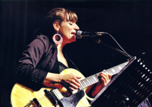 Francesca_Hart_OVAL_2017_web