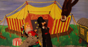 Friedburger_Puppenbu_hne.Kasperl_fa_hrt_nach_Afrika_web1