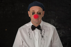 Humor_im_Hemd_mT_by_Reinhard_Mayr_web