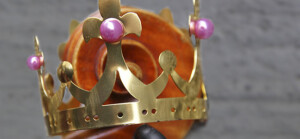 csm_Koenigin_der_Toene_42c55ac85d_2