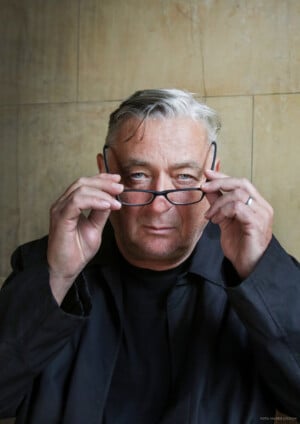 F_2404_Vitasek_c_ValerieLoudon