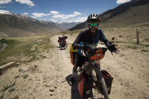 Tajikistan_Am_Pamir_Highway_1_c_saddlestories.at_web_