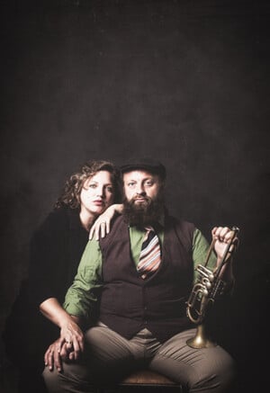 F_2505_Doppel_Gansch_c_Götz_Schrage_1_w